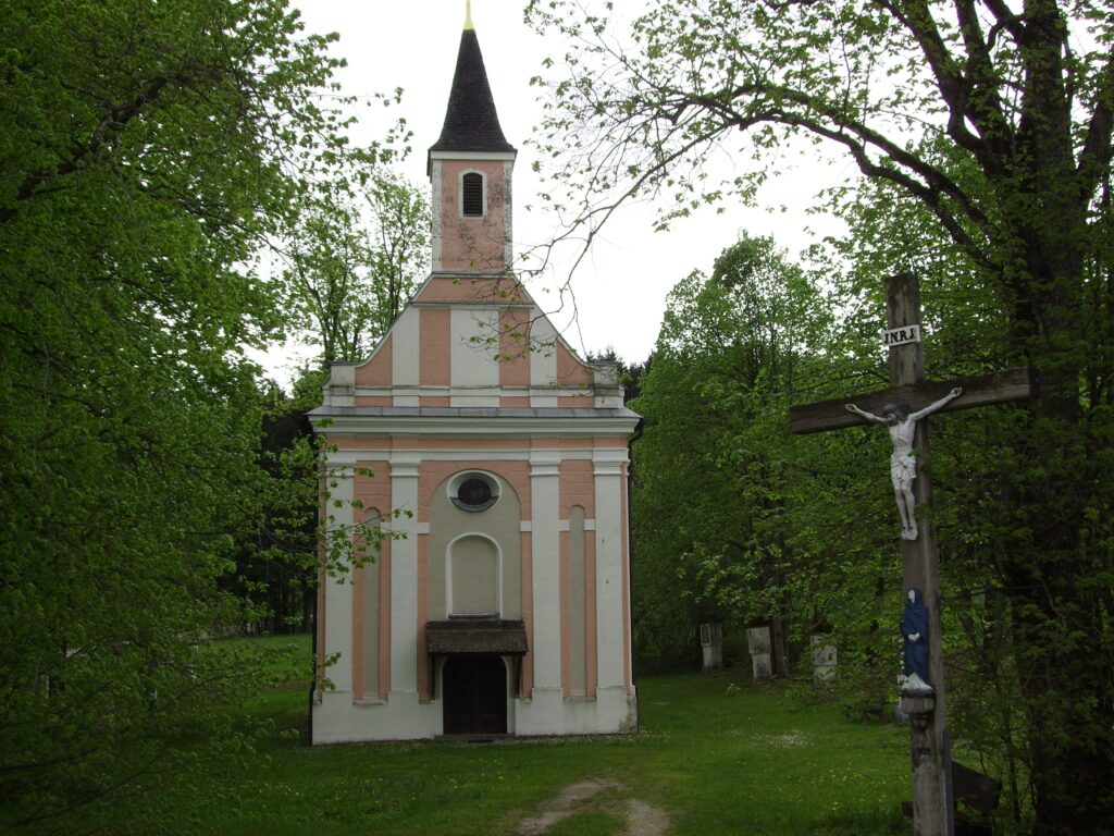 Chapel und Kreuz im Wald, Altomünster.